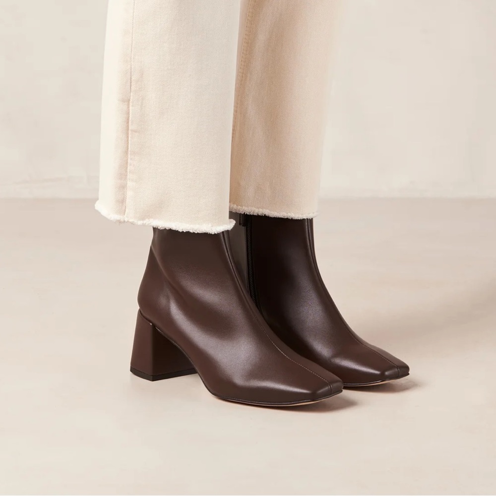 Alohas Watercolor Umber Brown